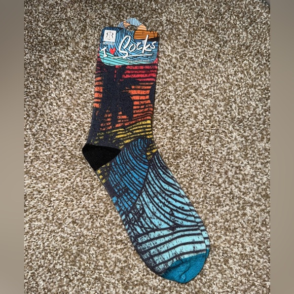 🇵🇷Puerto Rico Multicolor Graphic Crew Socks🇵🇷 - Picture 1 of 2